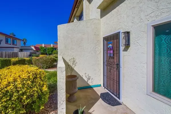 Escondido, CA 92026,252 Espanas