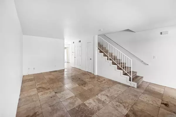 El Cajon, CA 92020,315 S Mollison Ave #2