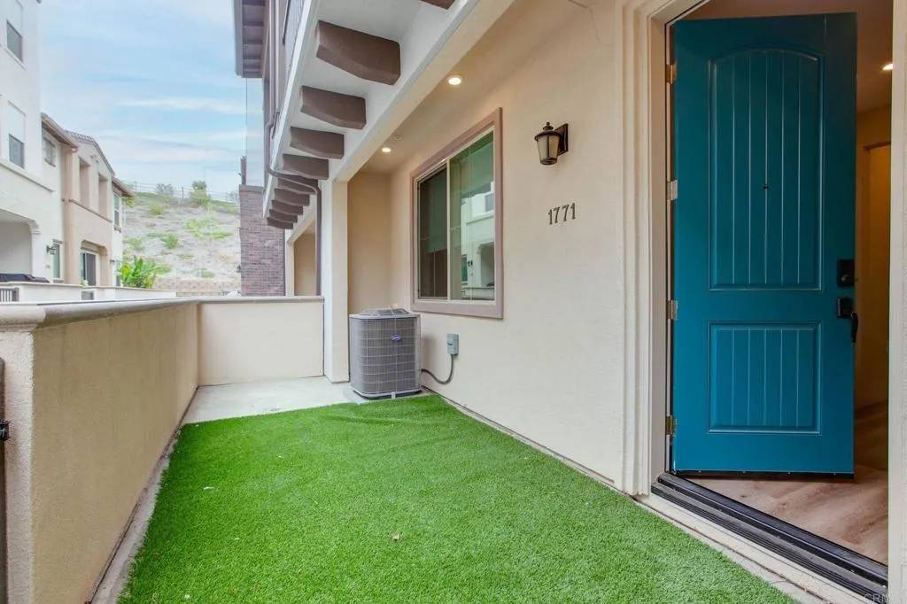 Oceanside, CA 92056,1771 Laurelwood Way