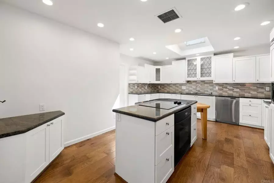 131 Buena Ventura Court, Solana Beach, CA 92075