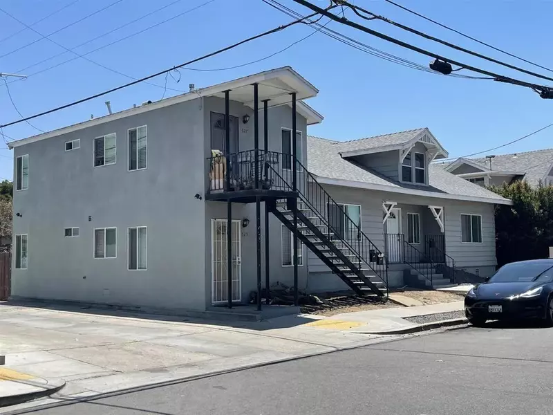 527 Dewey Street, San Diego, CA 92113