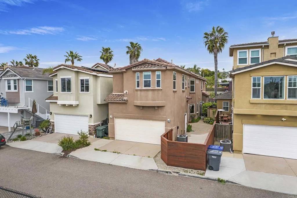 Solana Beach, CA 92075,417 N Cedros Avenue