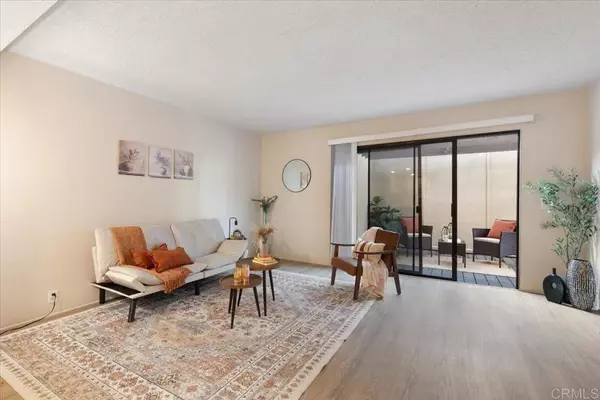 8431 Via Mallorca #102, La Jolla, CA 92037