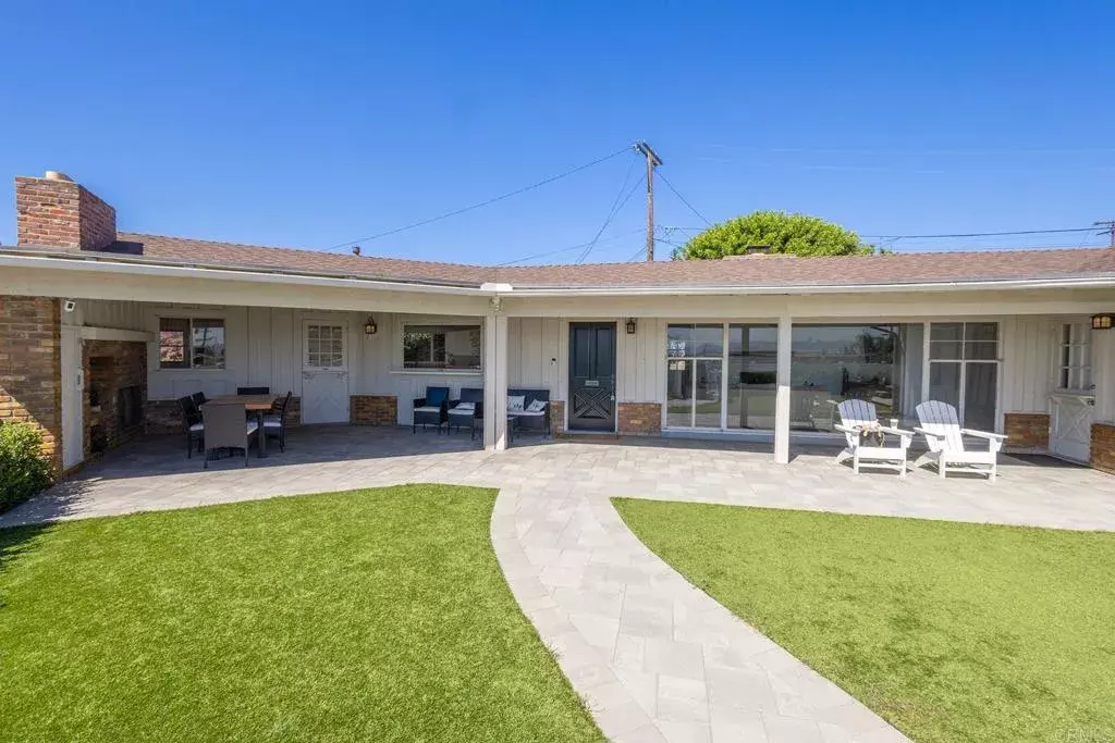 San Diego, CA 92106,3511 Dickens Street