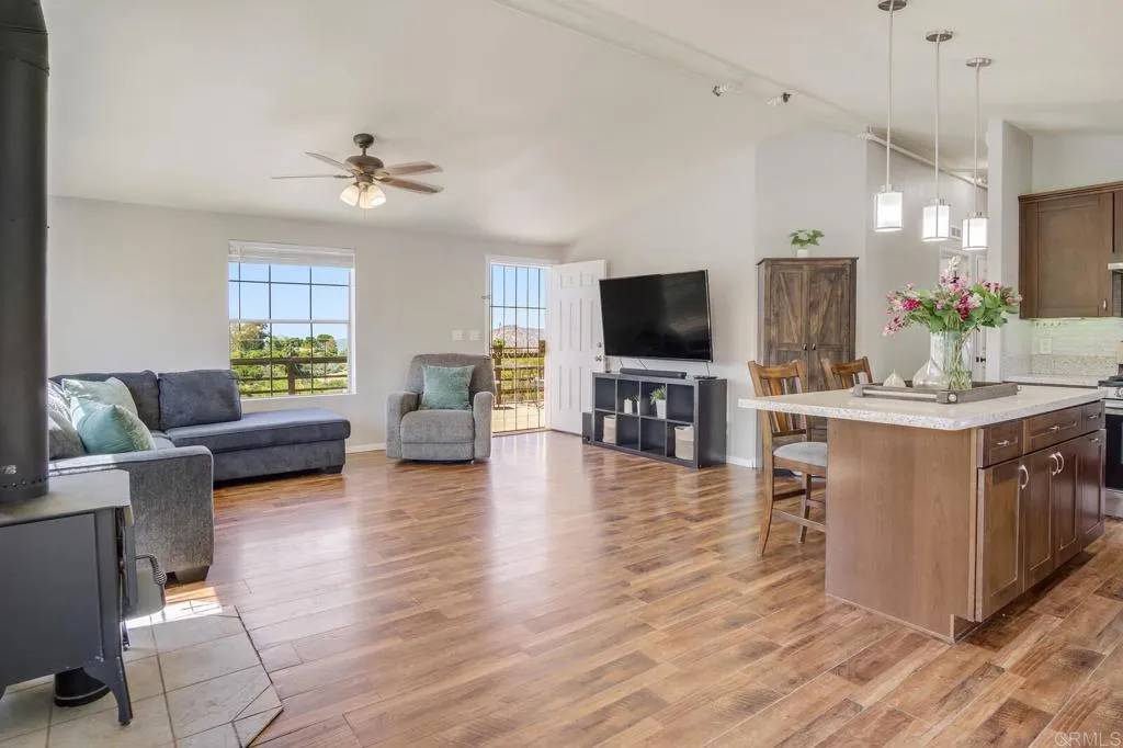 Alpine, CA 91901,3465 Barrett View