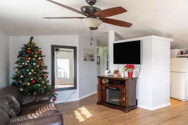 Ramona, CA 92065,1537 H #space 3