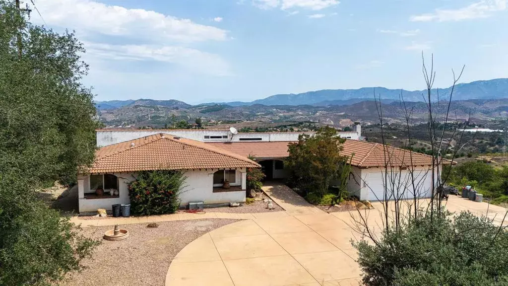 30603 Roadrunner Ridge, Valley Center, CA 92082