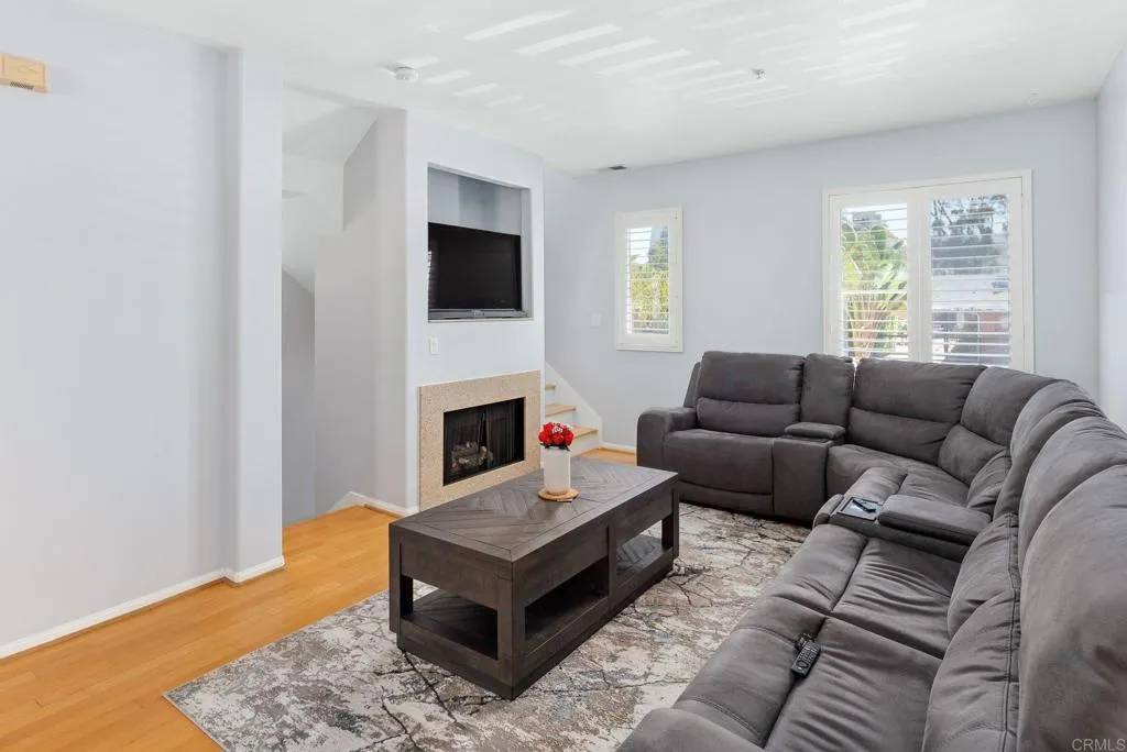 San Diego, CA 92111,7643 Family Circle