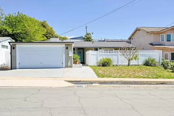 San Diego, CA 92119,6683 Ballinger Ave