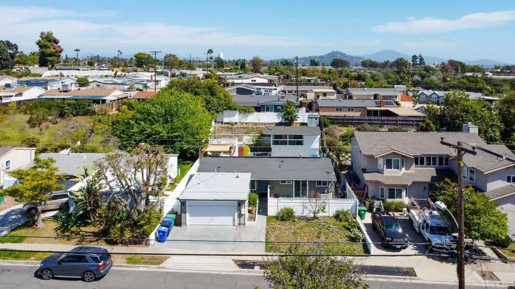 6683 Ballinger Ave, San Diego, CA 92119
