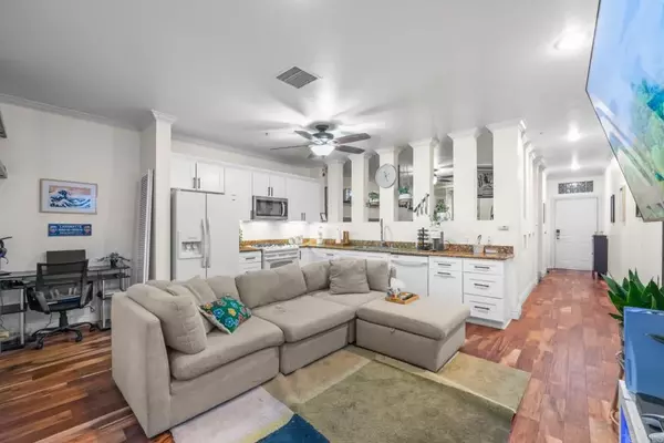 San Diego, CA 92101,1465 C Street #3416