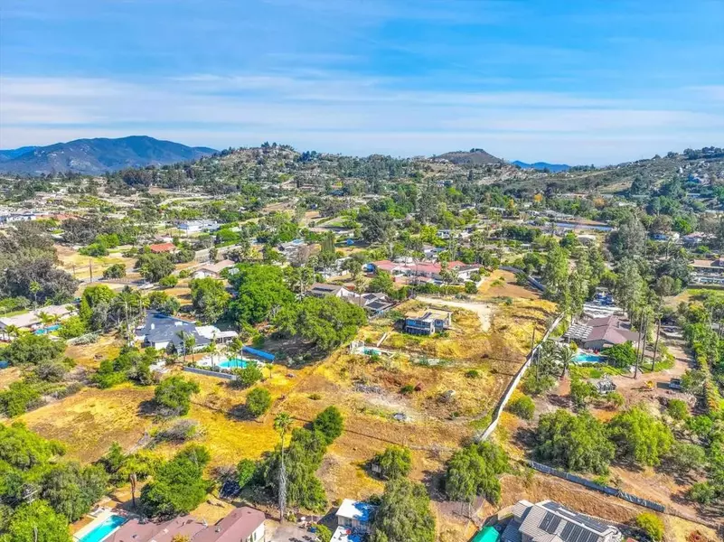 802 Vista Grande Road, El Cajon, CA 92019