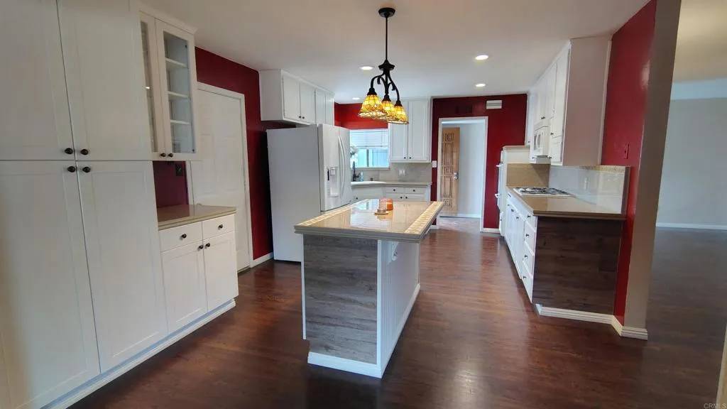 El Cajon, CA 92021,648 Cedar Street