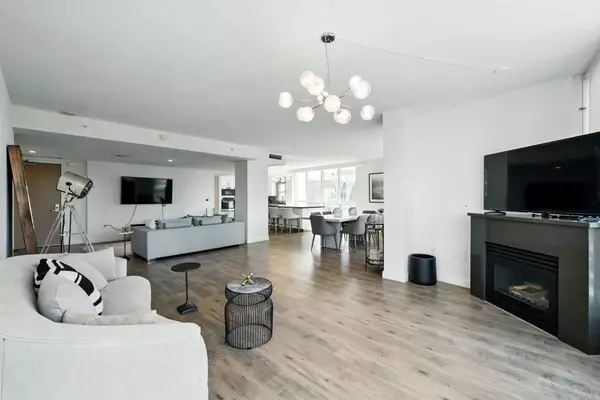 San Diego, CA 92101,510 First Ave #402