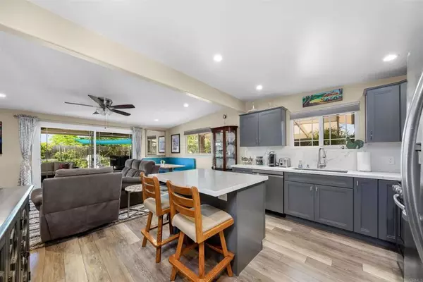 La Mesa, CA 91942,5680 Wendi Street