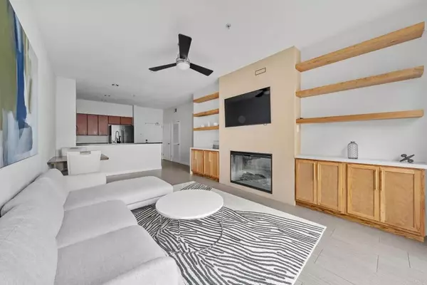 San Diego, CA 92101,445 Island Avenue #321