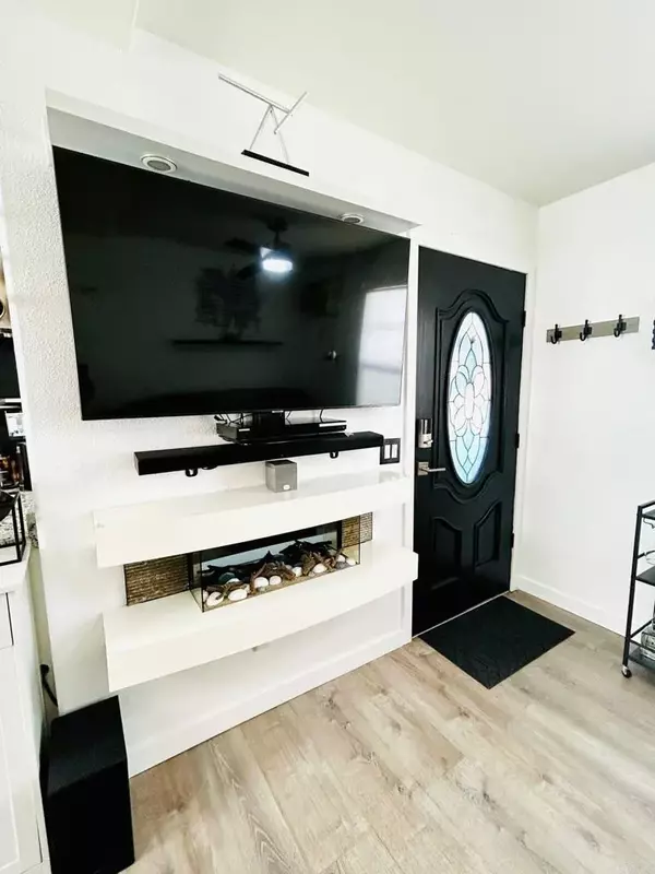 Spring Valley, CA 91977,3221 Bancroft #24