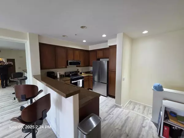 Chula Vista, CA 91913,1760 E PALOMAR Street #111