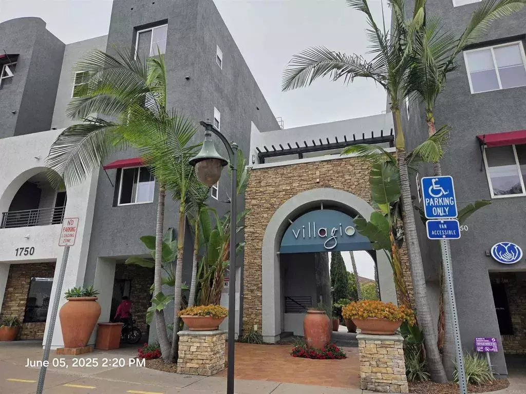 Chula Vista, CA 91913,1760 E PALOMAR Street #111