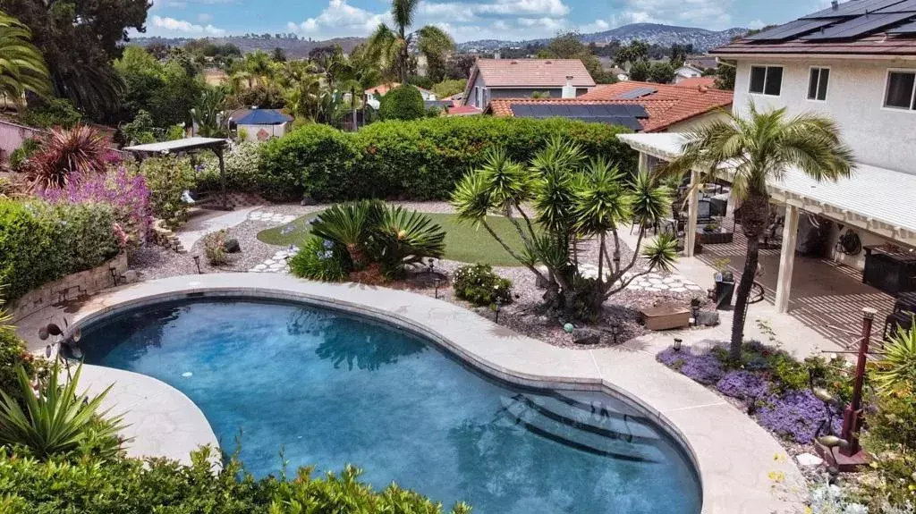 3812 Wild Oats Ln, Bonita, CA 91902