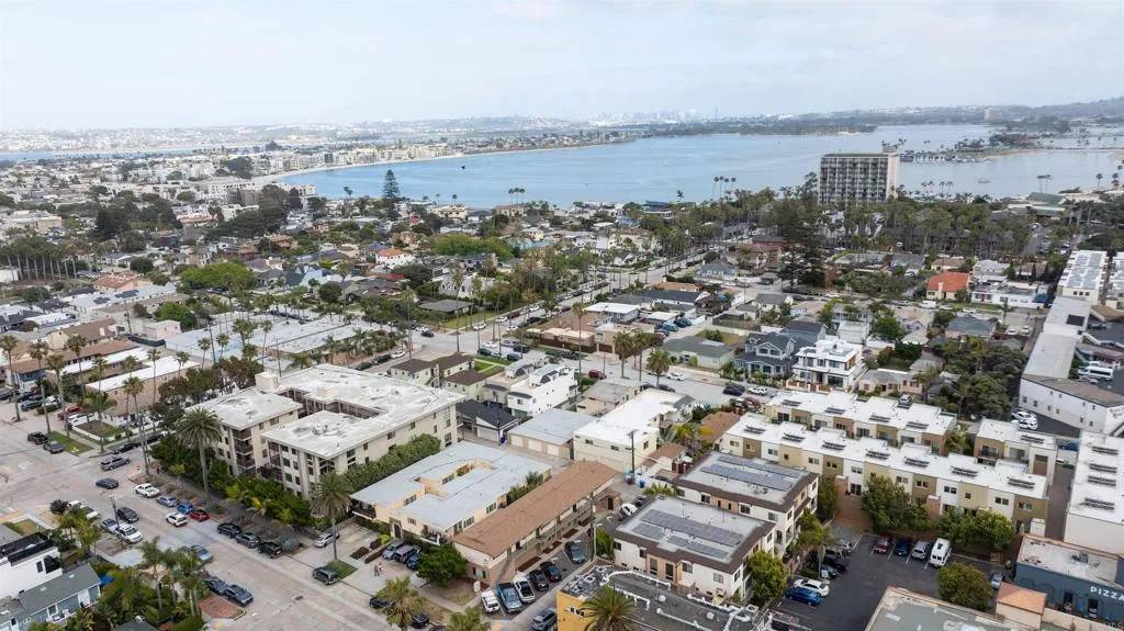 835 Thomas Avenue, San Diego, CA 92109