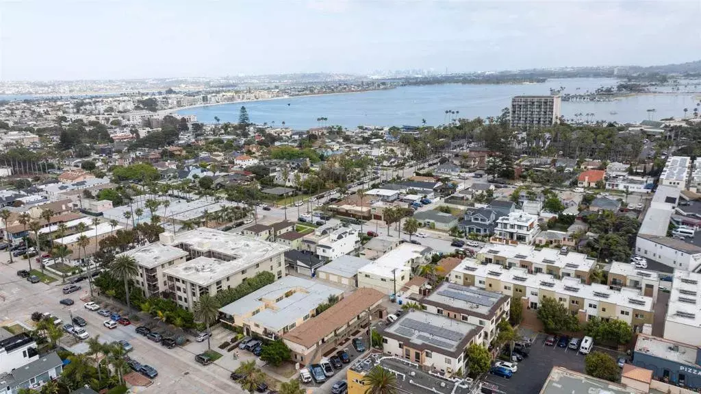 San Diego, CA 92109,835 Thomas Avenue