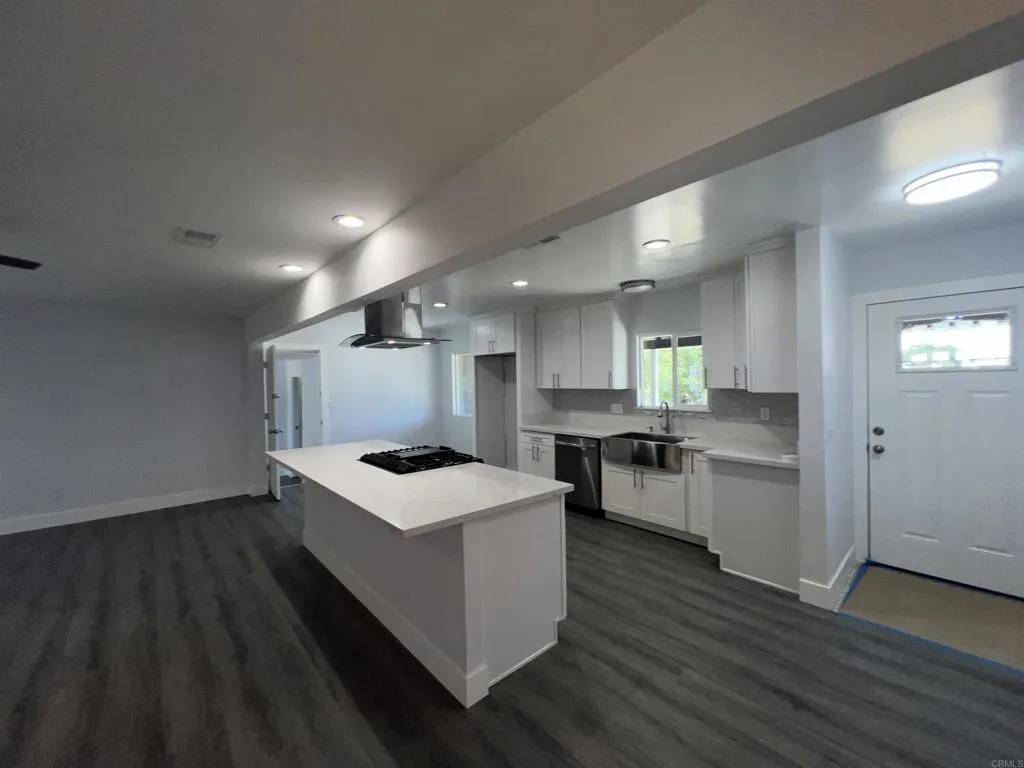 Spring Valley, CA 91977,633 Kempton
