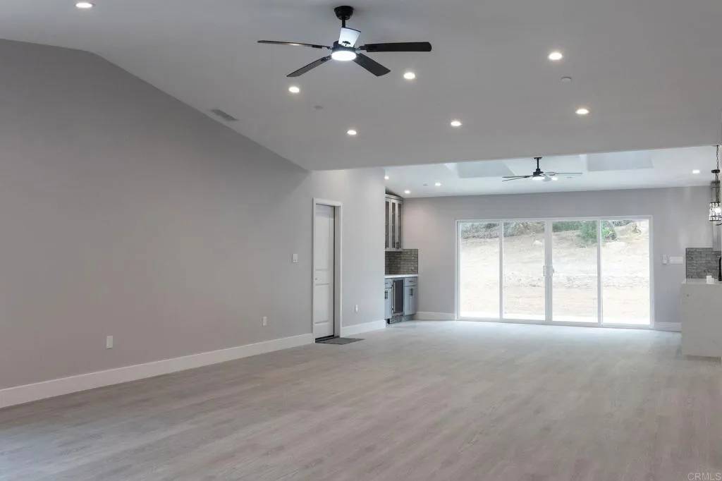 Lakeside, CA 92040,13233 Beechtree St