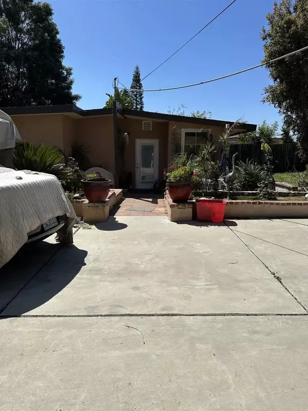 2909 S Santa Fe Ave, San Marcos, CA 92069