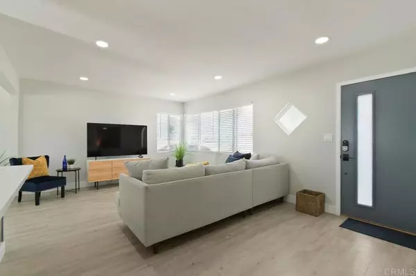 San Diego, CA 92139,6127 Winchester Street