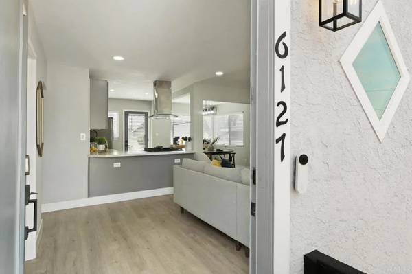 San Diego, CA 92139,6127 Winchester Street