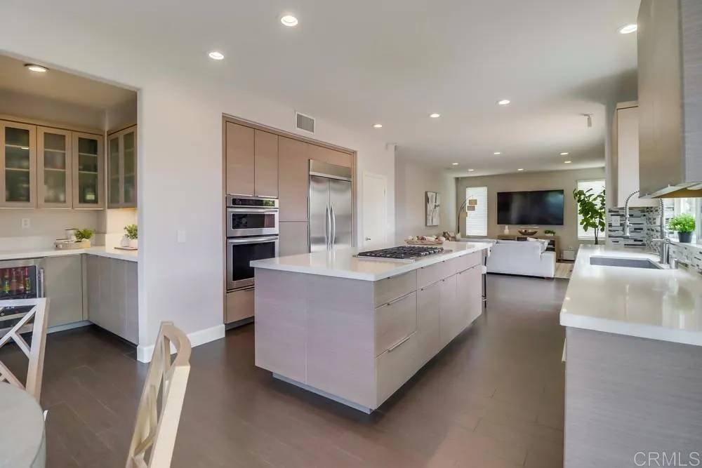898 Padera Ct, Chula Vista, CA 91910