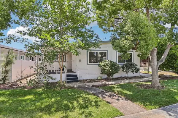 Santee, CA 92071,9255 N Magnolia #SPC 98
