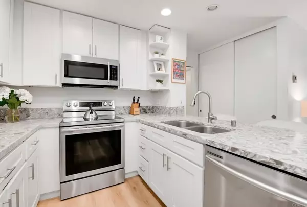 San Diego, CA 92109,4600 Lamont Street #106