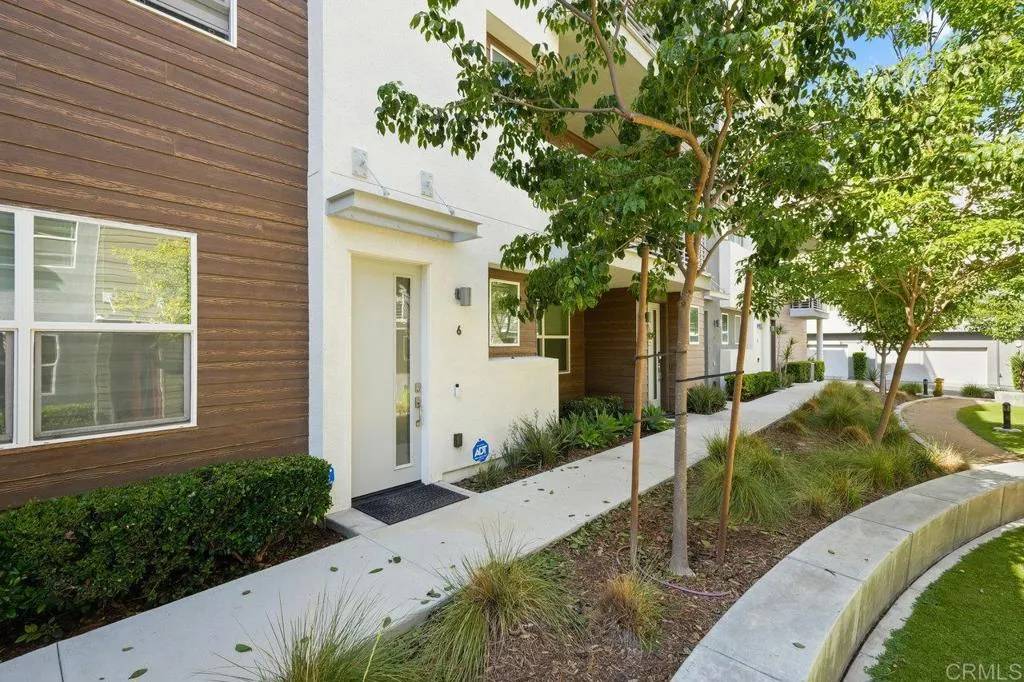 Chula Vista, CA 91915,2035 Bravo Loop #6