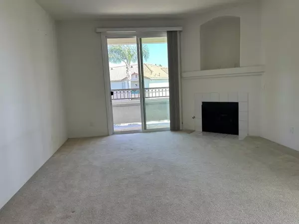 El Cajon, CA 92019,11422 Via Rancho San Diego #84