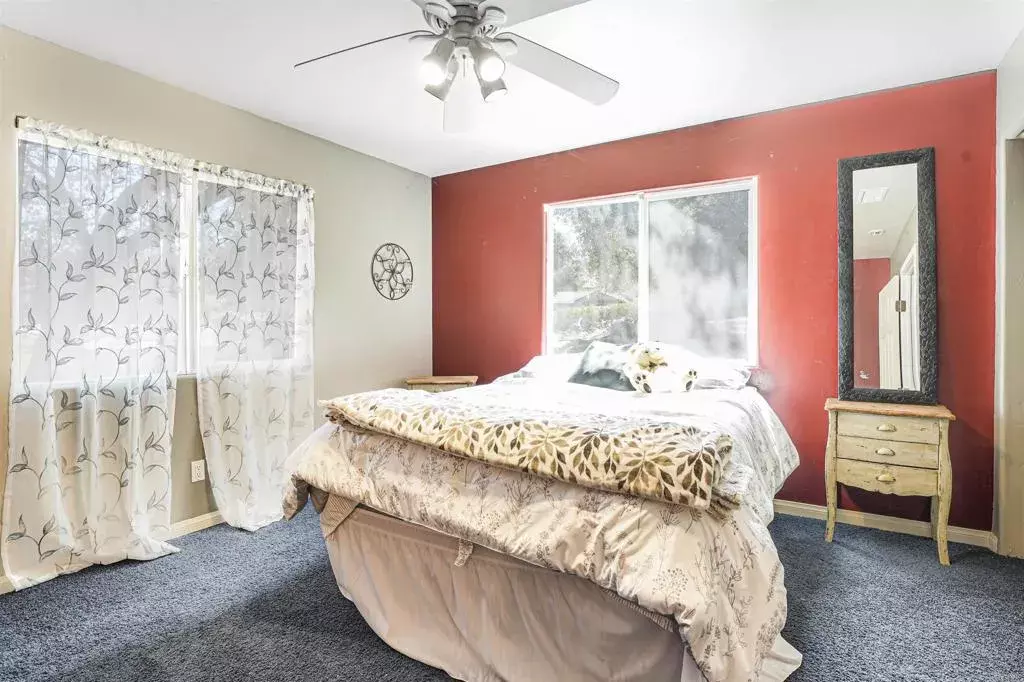 Pine Valley, CA 91962,29012 Oak Lane