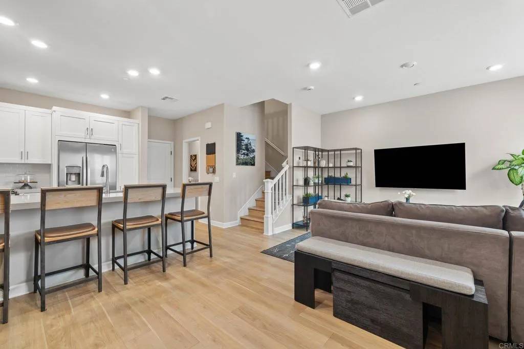 1211 Sunrise View #104, San Marcos, CA 92078