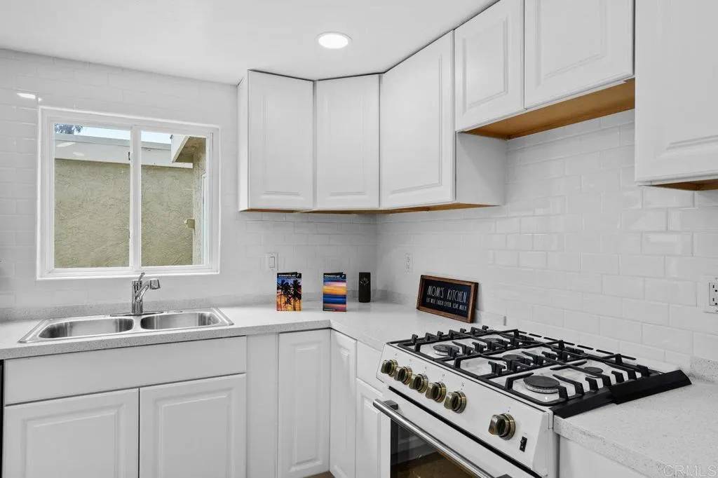 San Ysidro, CA 92173,3015 Iris Avenue #F