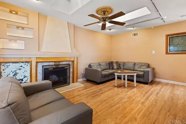 Santee, CA 92071,10048 Waynecrest Lane