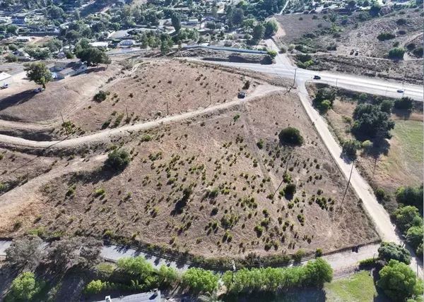 Lakeside, CA 92040,11511 Highway 67