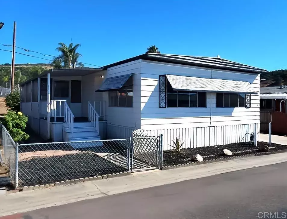 El Cajon, CA 92021,14215 Pecan Park #101