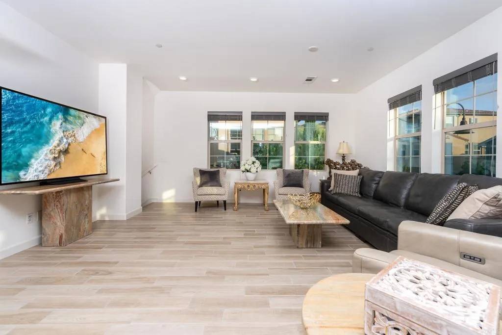 Oceanside, CA 92056,4336 Harbor Way #1