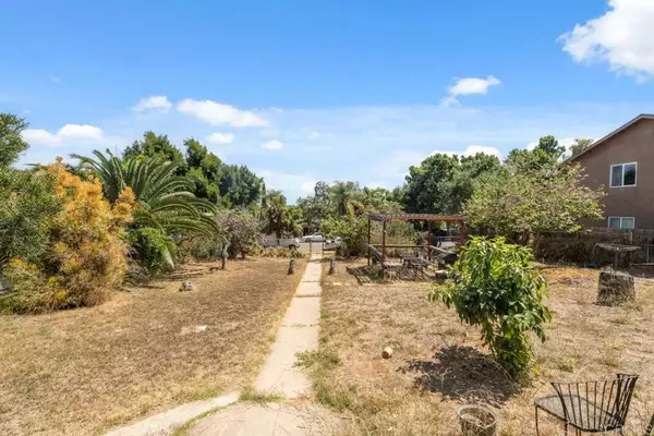 San Diego, CA 92102,3046 Island Ave