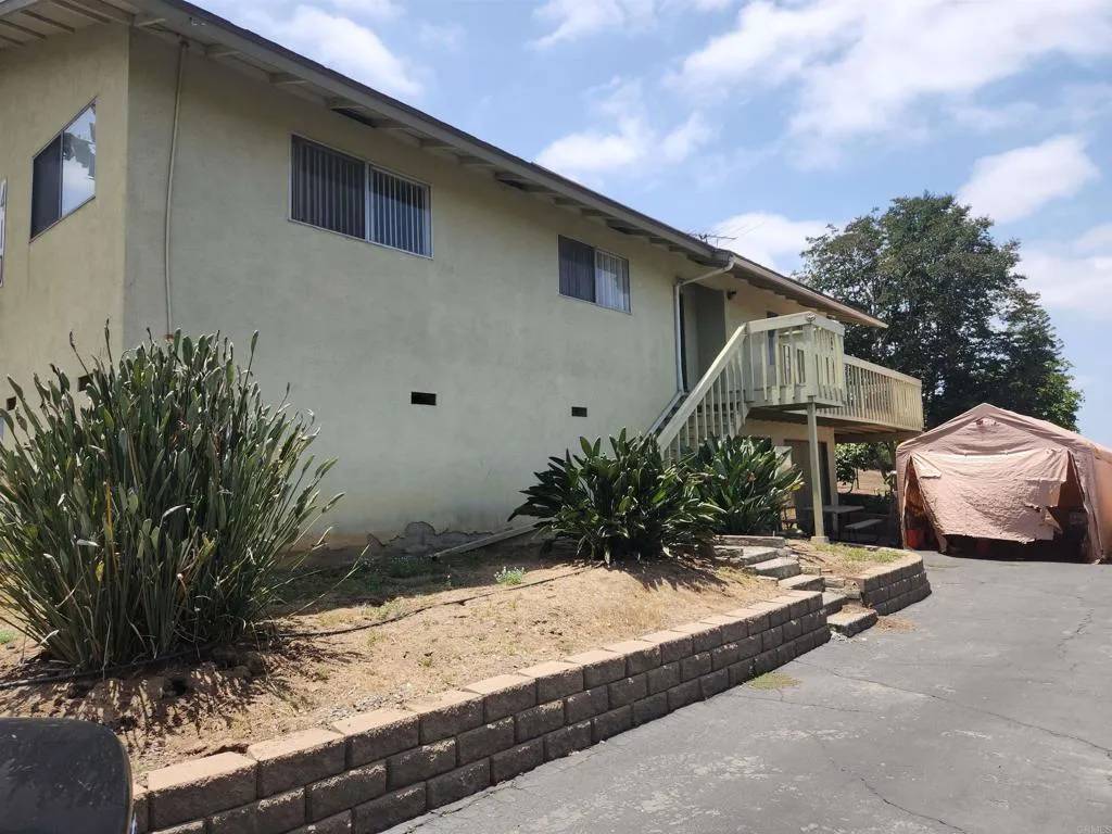 Vista, CA 92084,410 Hutchison Street