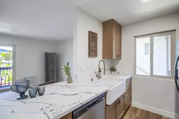 San Carlos, CA 92119,6548 Bell Bluff Avenue