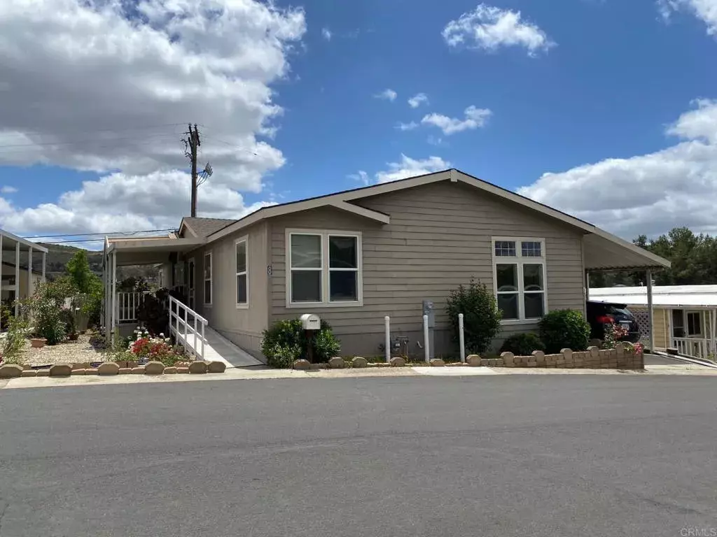 El Cajon, CA 92021,13300 Los Coches Rd E #8