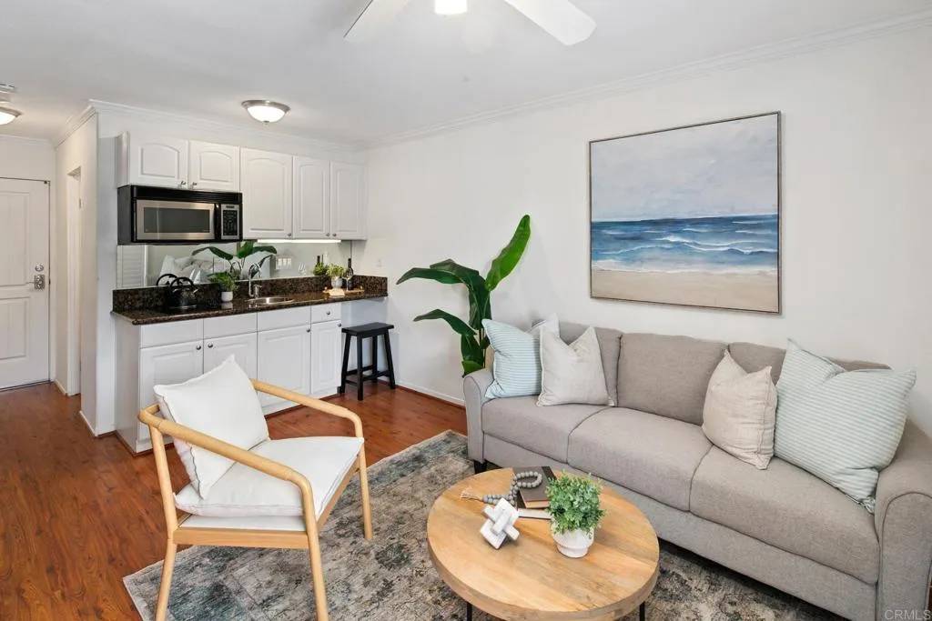 Point Loma, CA 92106,1021 Scott Street #130