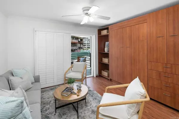 Point Loma, CA 92106,1021 Scott Street #130