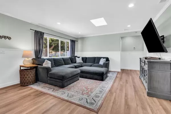 Imperial Beach, CA 91932,552 E Emory Street East